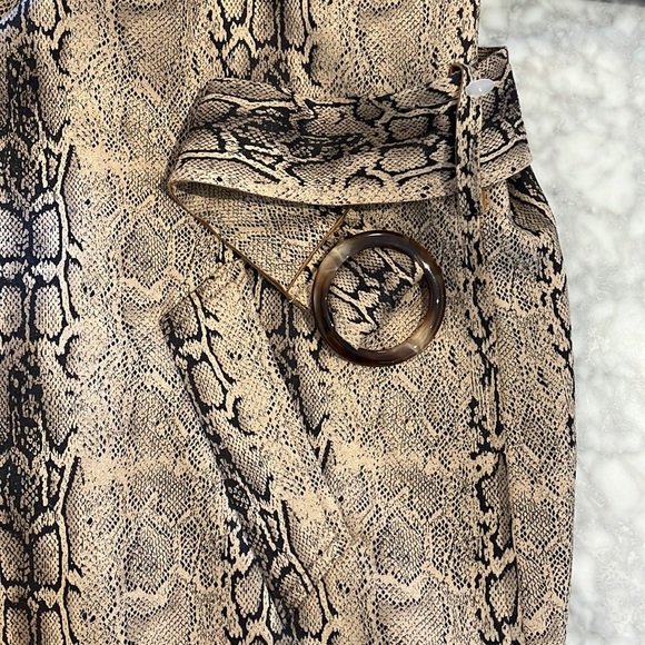 New Solitaire Trench Coat. Size M. Snakeskin Print. - Picture 8 of 10